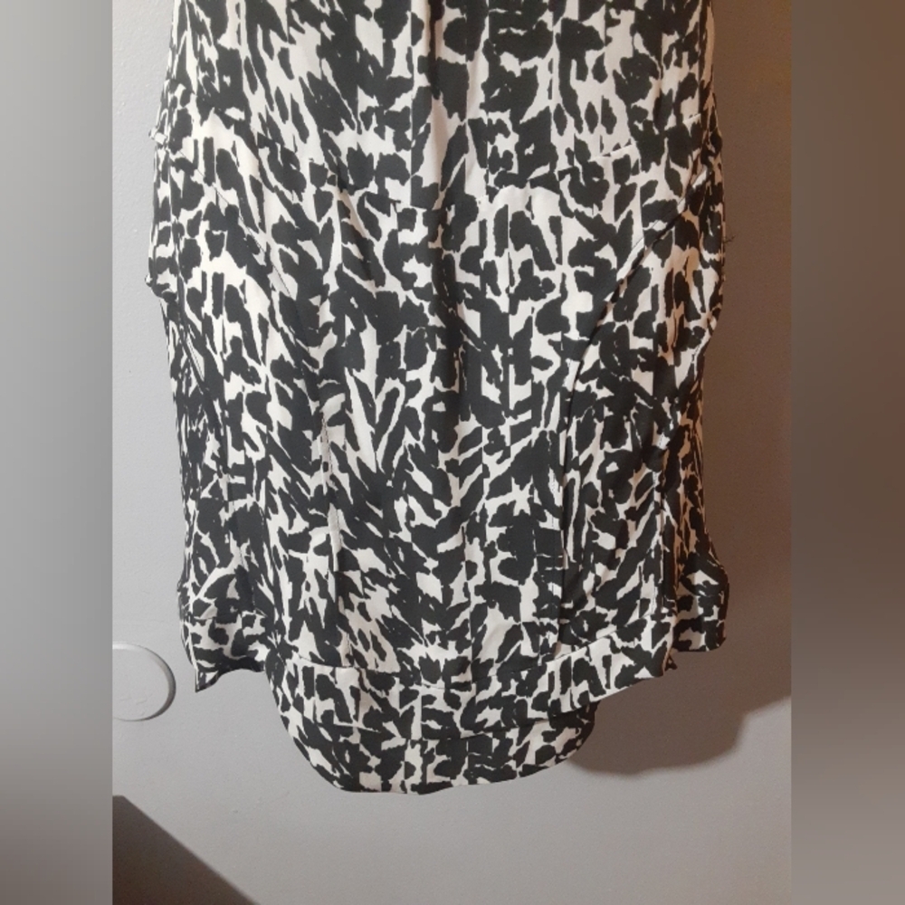 Isabel Marant Black and White Mini Dress 100% Silk Slight Ruffled Flare Size 1 - Picture 3 of 6